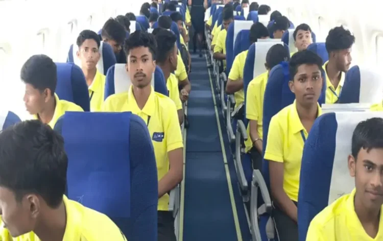 CG Naxal Area Children In Plane