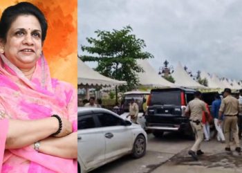 the convoy of bjp mla gayatri raje son vikram singh entered mahakal lok in ujjain