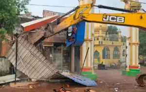 Bulldozer hits Masjid in Bhilai