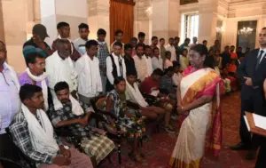 Naxal violence victims met the President