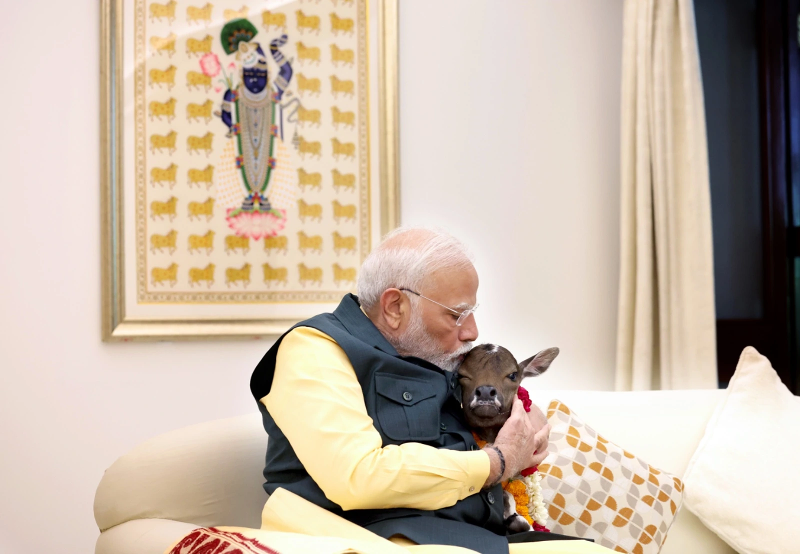 PM Narendra modi with punganur calf deepjyoti