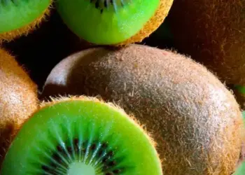 These people should not eat kiwi even by mistake