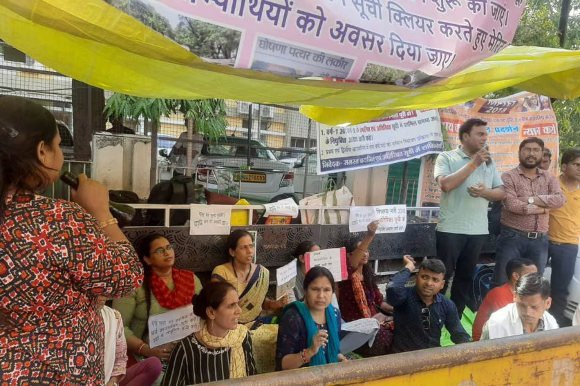 Bhopal-Waiting-Teachers-Protest