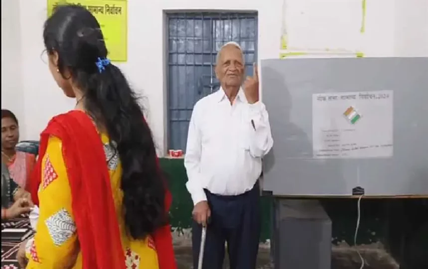 CG Lok Sabha Election-old man