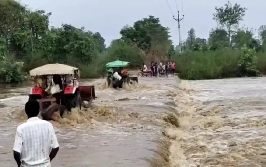 CG Weather Alert Update-Tractor Nadi Me Baha