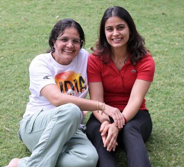 Manu-Bhaker-with-her-mother