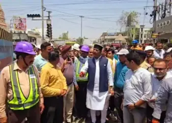 मंत्री विश्वास सारंग ने करोंद क्षेत्र का संयुक्त निरीक्षण किया।