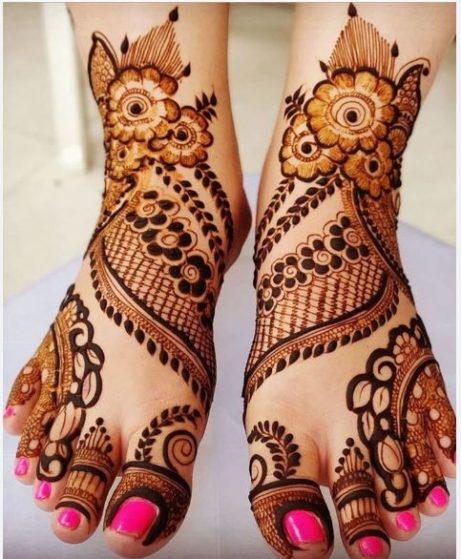 Vat-Savitri-Vrat-2024 mehndi design for leg