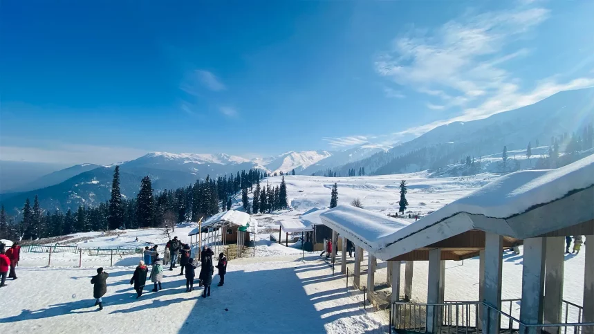 honeymoon destination monsoon Gulmarg